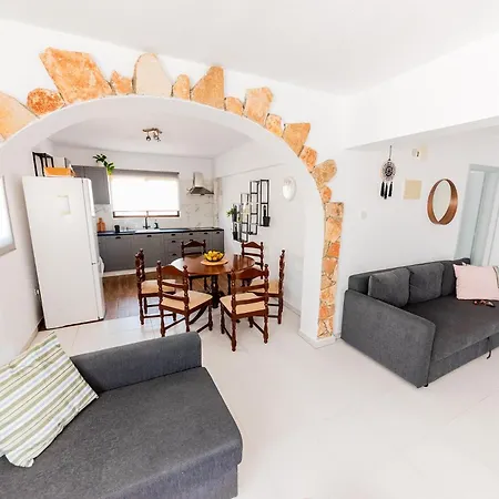 Apartment 2 Bed, Kapparis, Trinidad - 2a